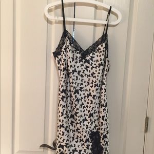 Victoria’s Secret large short nightgown